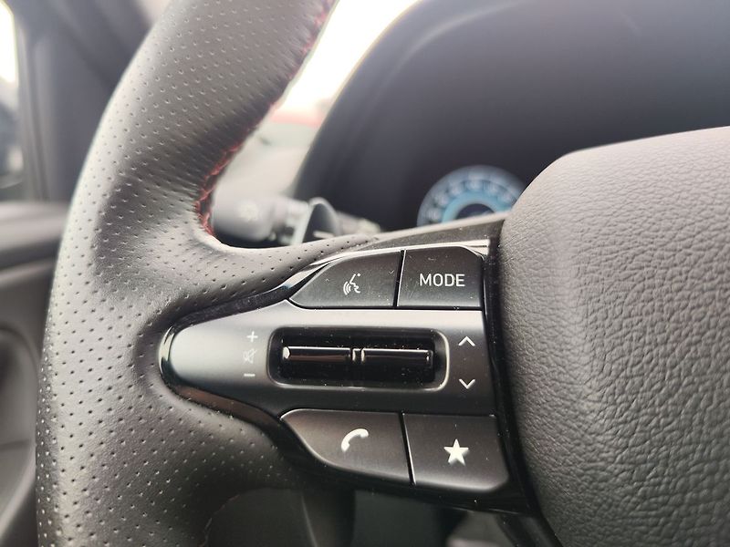 Hyundai i30 1.5 T-GDI/103kW N-Line DCT - fotka 28 z 35