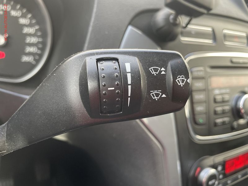 Ford Mondeo (2012) 2.0 TDCi, AC, TZ - fotka 18 z 20