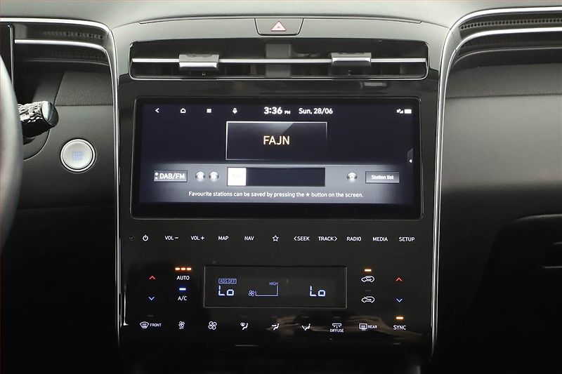 Hyundai Tucson (2023) 1.6 T-GDI 48V MHEV - fotka 11 z 20