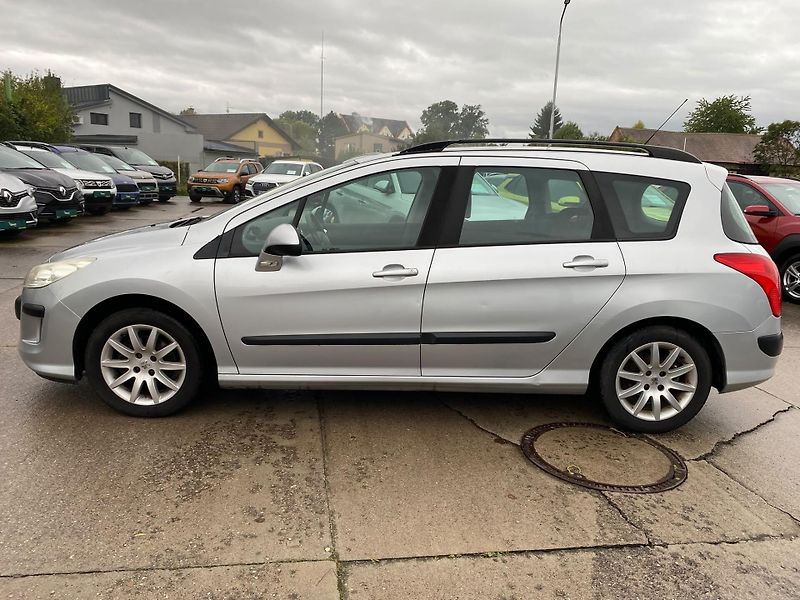 Peugeot 308 - fotka 2 z 11