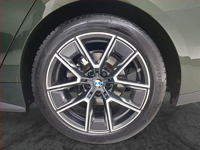 BMW Řada 4 (2023) 420d xDrive - fotka 15 z 18
