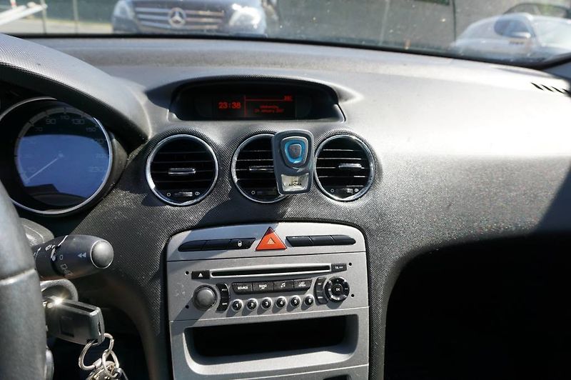 Peugeot 308 (2010) 1,6 HDI  nové v ČR - fotka 12 z 24