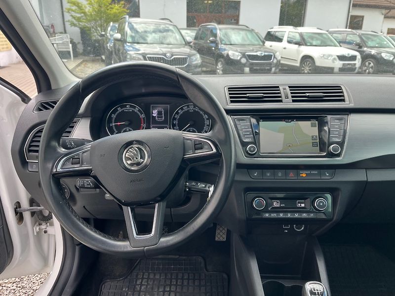 Škoda Fabia (2020) 1.0 TSi NAVI PANORAMA LED - fotka 9 z 23