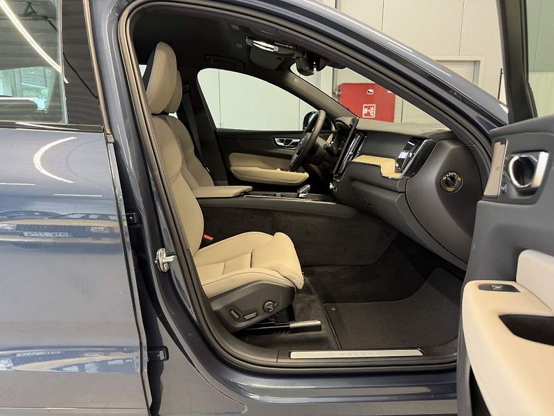 Volvo XC60 (2026) B5 2.0L 250+14 HP AT8 FWD PLUS - fotka 20 z 26