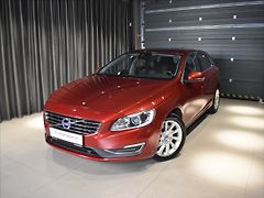 Volvo V60 2,0 D5 Momentum BLIS - fotografie inzerátu