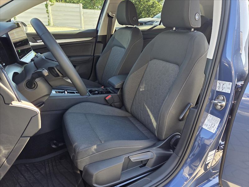 Volkswagen Golf 2,0 TDi 110kW DSG Záruka2028 Č - fotka 8 z 19