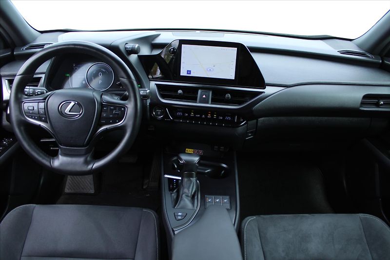 Lexus UX 250h 2.0 E-CVT 1.MAJITEL DPH ČR - fotka 14 z 27