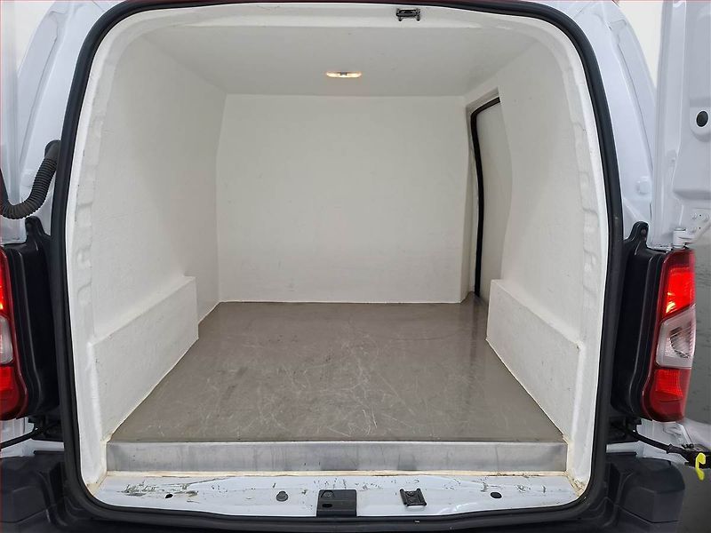 Toyota ProAce City (2023) 1.5 D-4D, ČR, DPH - fotka 11 z 17