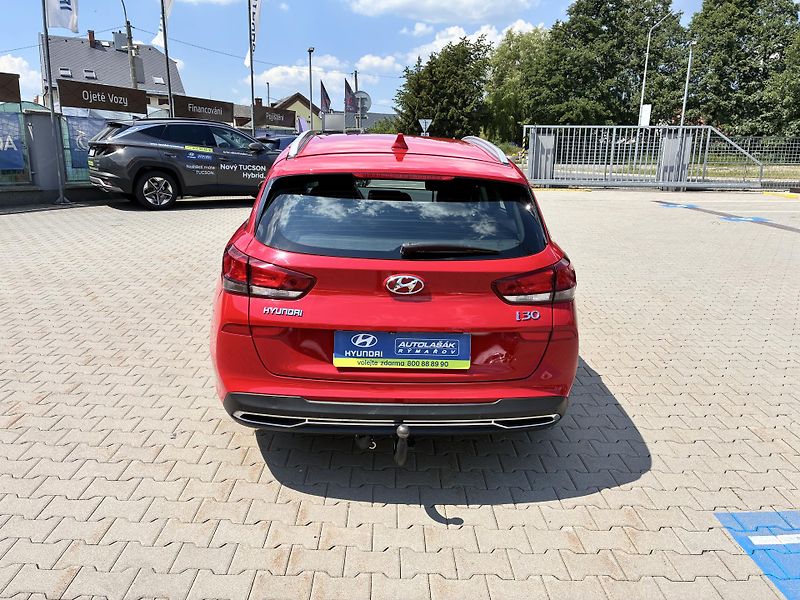 Hyundai i30 1.0T-GDi88kW DIGI KLIMA TAŽNÉ  - fotka 6 z 25