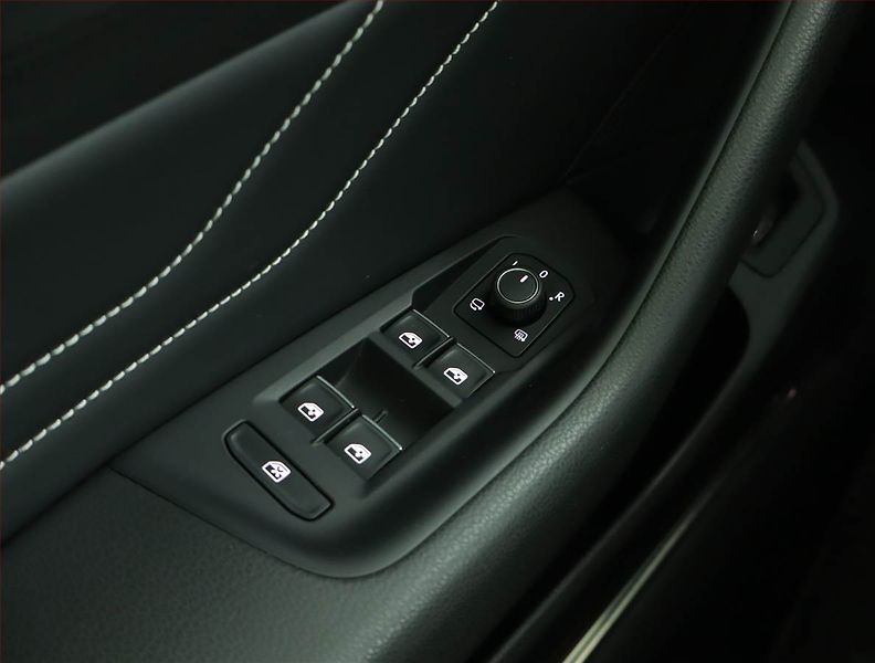 Volkswagen Passat (2020) Elegance 2.0 TDI, Automat - fotka 15 z 17