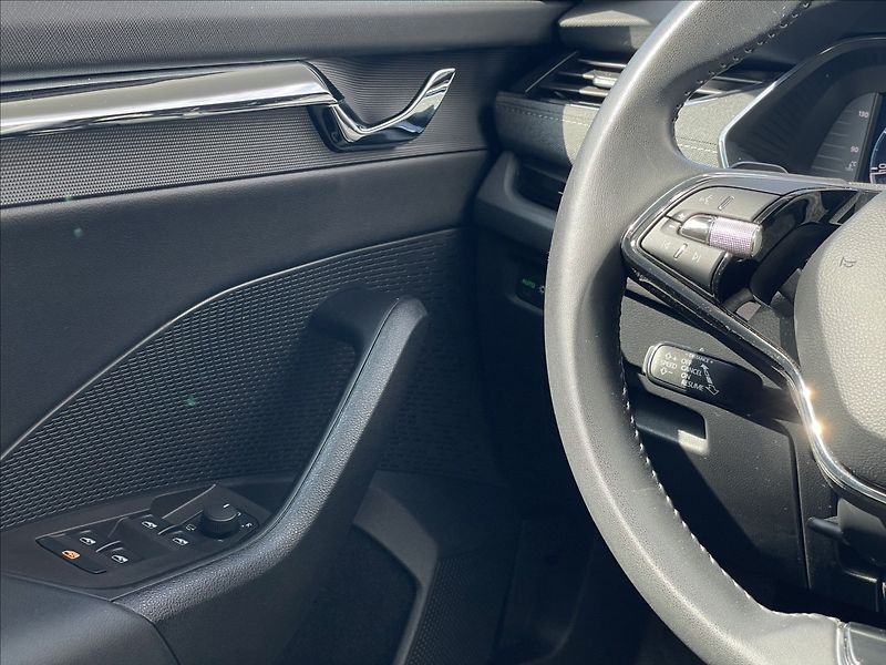 Škoda Octavia 2,0 TDI DSG Style Plus Top ACC - fotka 15 z 23