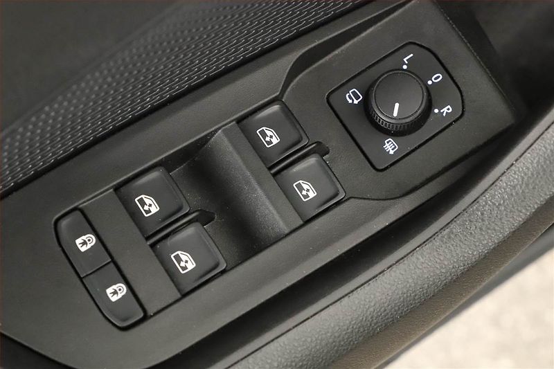 Volkswagen Tayron (2025) 1.5 eTSI - fotka 18 z 25