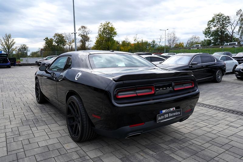 Dodge Challenger 3.6 V6 SXT Plus/kůže/automat - fotka 4 z 35