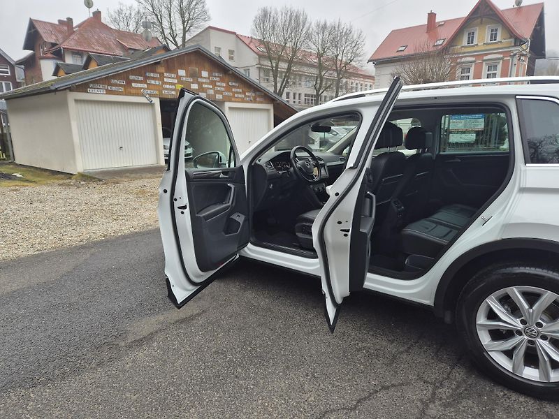 Volkswagen Tiguan 2,0TDi 140kw DSG 4x4 18ALU TZ - fotka 13 z 50