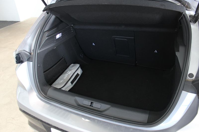 Peugeot 308 (2023) 1.2 PureTech,130HP,ČR,DPH - fotka 18 z 18