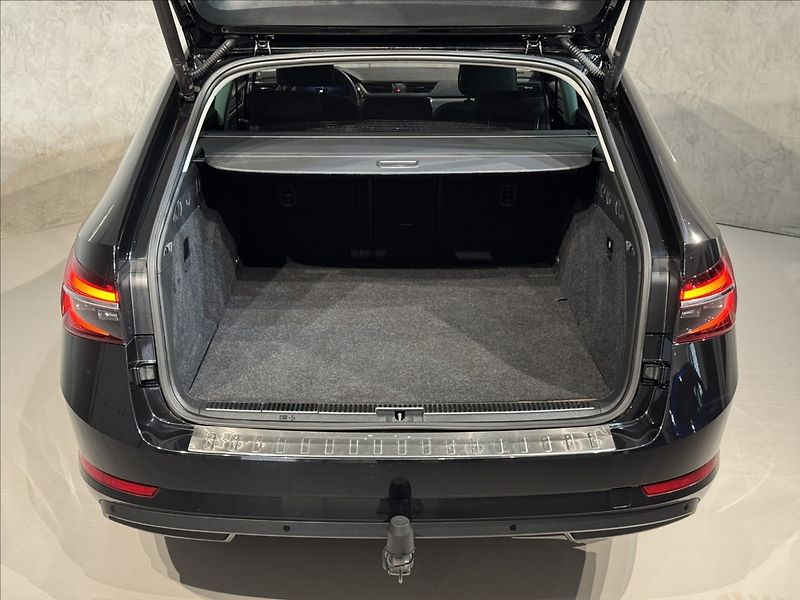 Škoda Superb 1,4 TSi  DSG iV Style Virtual - fotka 11 z 50