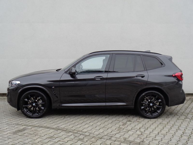 BMW X3 xDrive 30d M-Sport - fotka 3 z 23