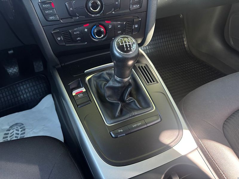 Audi A4 1.8TSi/2010/S.KNIHA-MAN6-2.MAJ - fotka 34 z 46