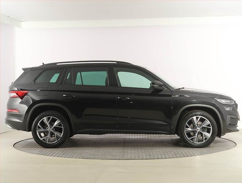 Škoda Kodiaq (2022) Sportline 1.5 TSI, digi klima - fotka 6 z 29