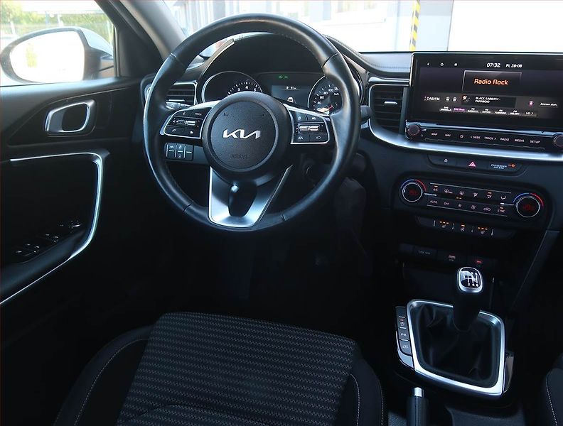 Kia Ceed (2024) Gold 1.5 T-GDI, Tempomat - fotka 7 z 19