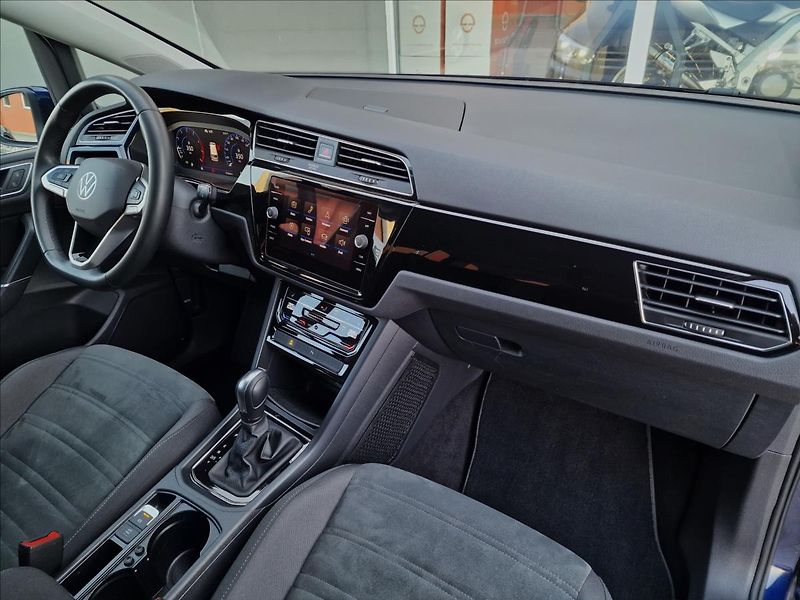 Volkswagen Touran 1.5 TSI DSG Evo Highline,ČR - fotka 13 z 50