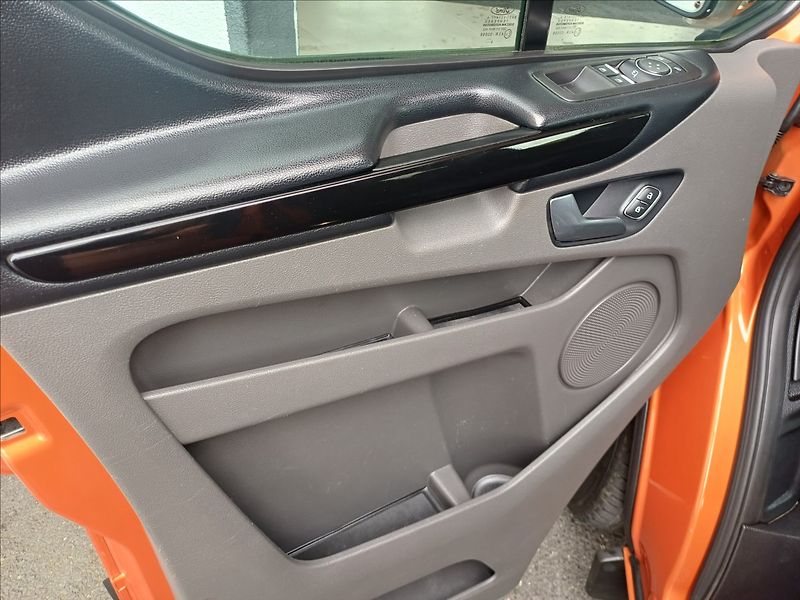 Ford Tourneo Custom 2,0 Titanium,1maj,po servisu - fotka 18 z 27