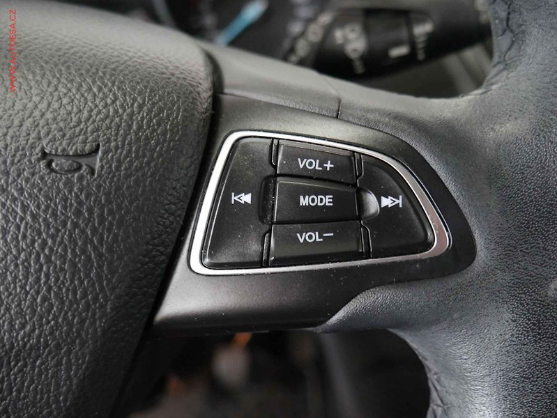Ford Kuga (2016) 1.5 EB, Klima - fotka 13 z 17