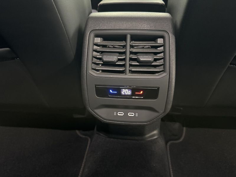 Cupra Formentor (2023) 2,5TSIF VZ5 DSG 4x4  - fotka 23 z 37