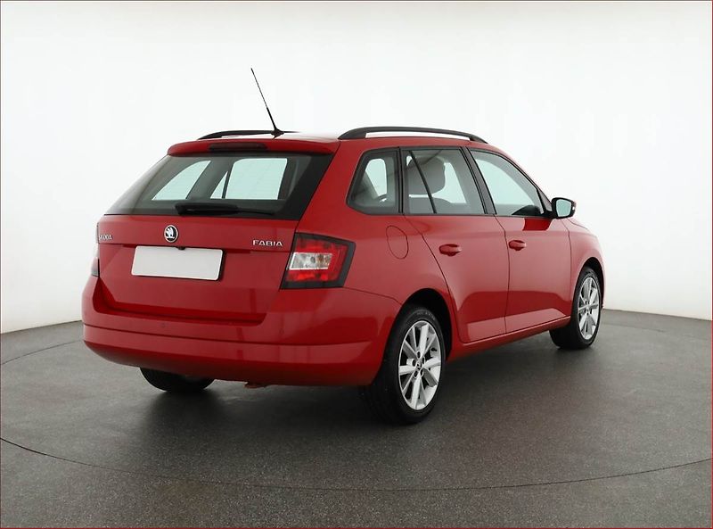 Škoda Fabia (2018) Style Plus 1.0 TSI, Navi - fotka 5 z 20