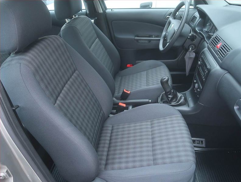 Škoda Octavia (2008) 1.4 16V, Serv.kniha - fotka 9 z 14