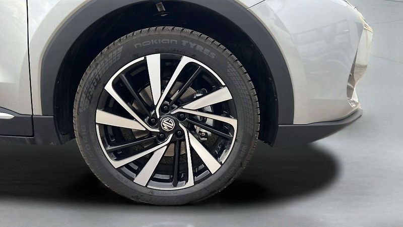 MG ZS HEV EXCLUSIVE 1.5L (145kW) SUV - fotka 39 z 49