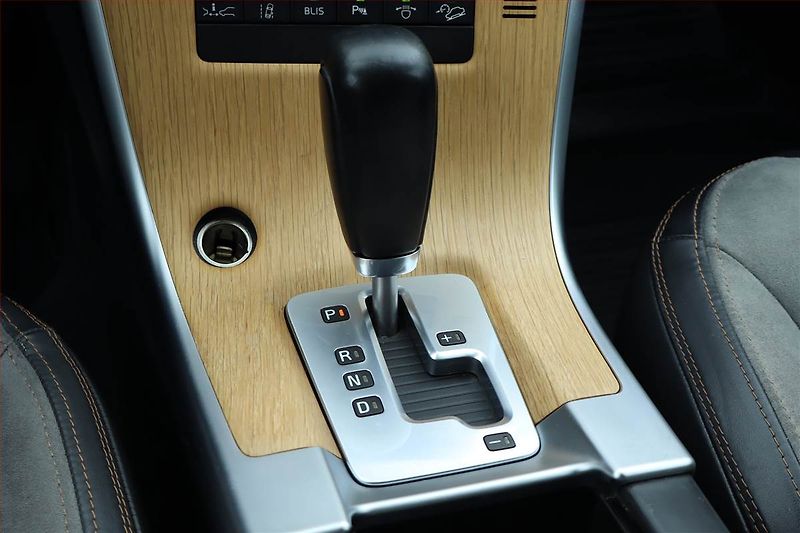 Volvo XC60 (2009) D4, 4X4, Automat, Serv.kniha - fotka 13 z 26
