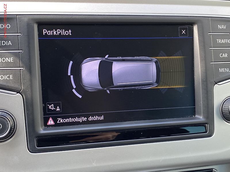 Volkswagen Passat (2017) 2.0 TDi, Comfortline - fotka 17 z 17