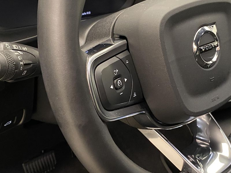 Volvo C40 PURE ELECTRIC TWIN ENGINE PLUS - fotka 19 z 57