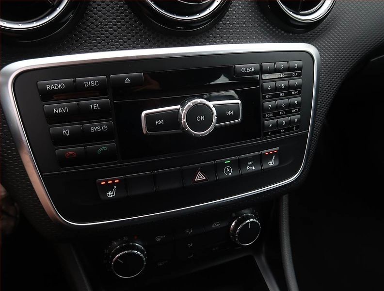 Mercedes-Benz Třídy A (2015) A 180 d, Park. senzory - fotka 15 z 18