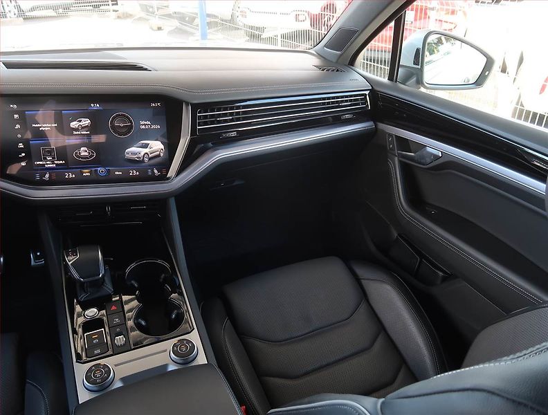 Volkswagen Touareg (2019) R-Line 3.0 TDI - fotka 8 z 27