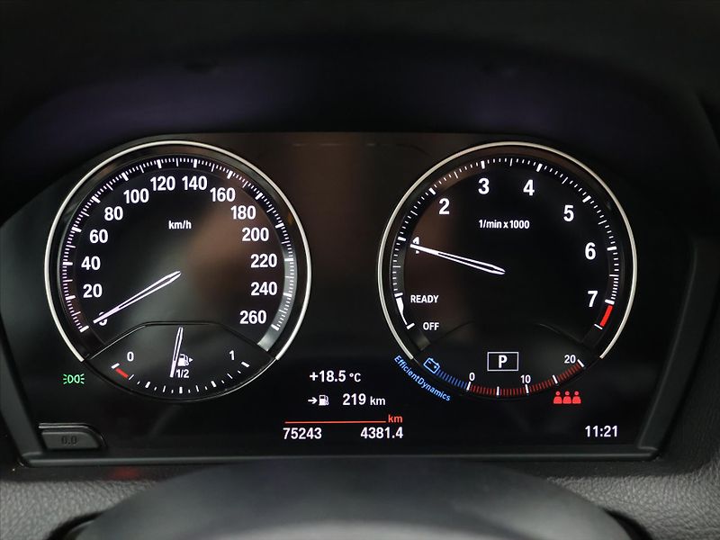 BMW Řada 1 2,0 Ti 135 kW Automat Xenon - fotka 16 z 32