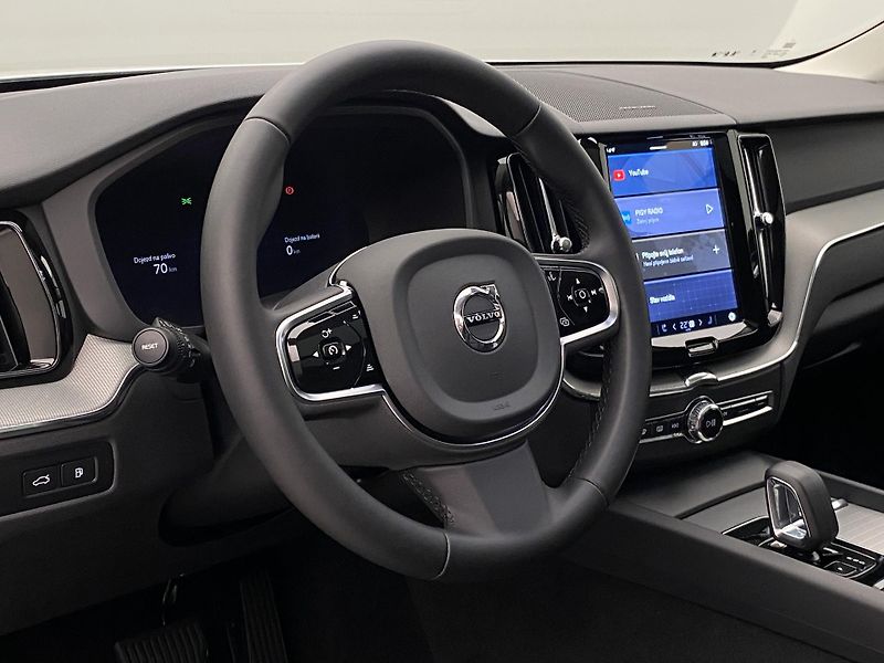 Volvo XC60 T8 AWD DARK PLUS REZERVACE - fotka 18 z 46