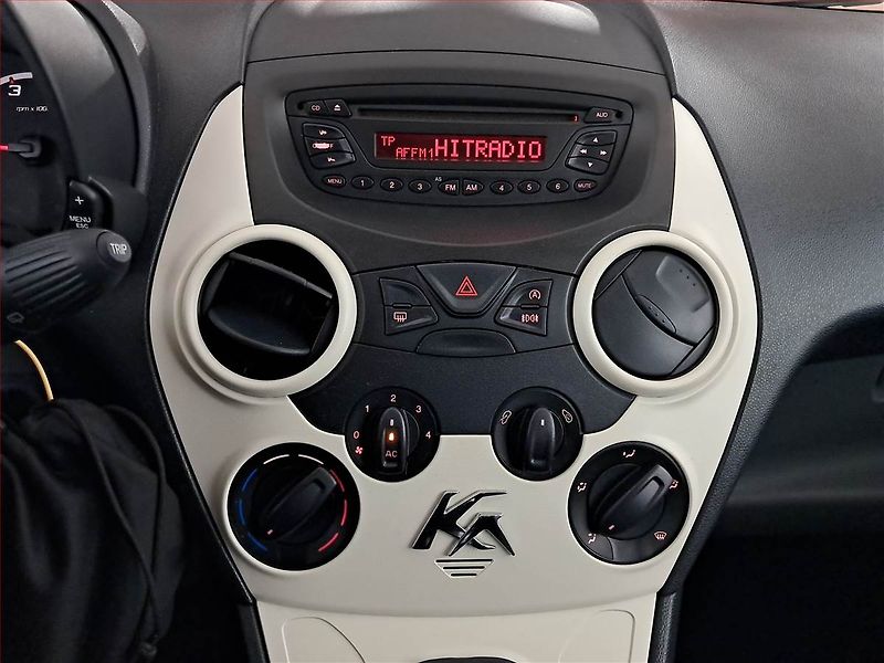 Ford Ka (2012) 1.2 i, po STK, slušný stav - fotka 12 z 13