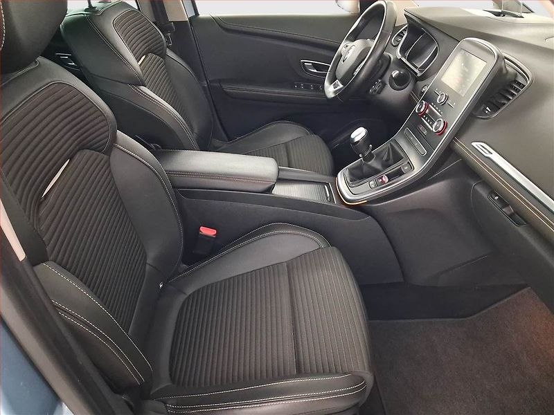 Renault Grand Scénic (2019) Intens 1.7 Blue dCi, ČR,1.maj - fotka 9 z 23