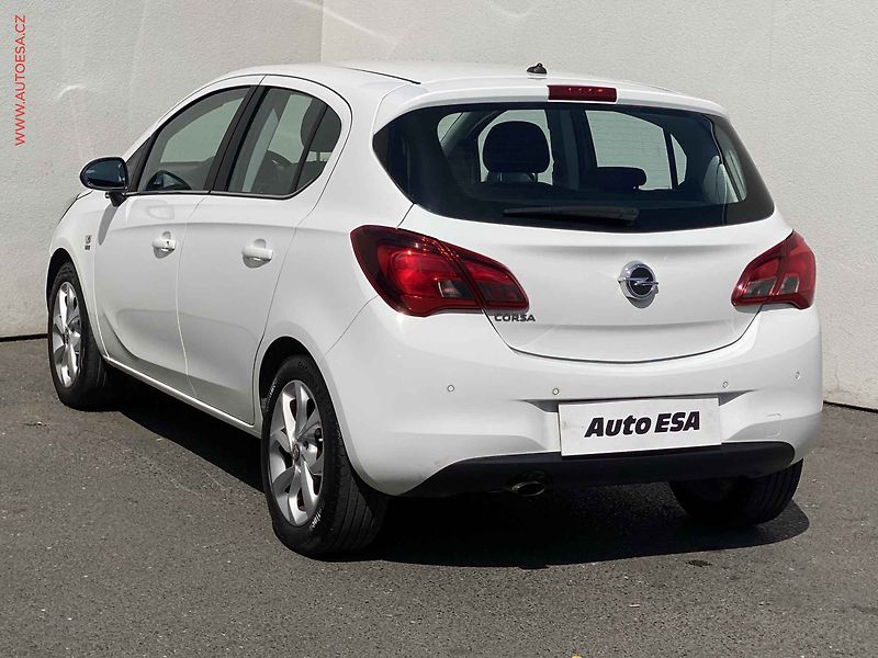 Opel Corsa (2019) 1.4 120, Edition, kamera - fotka 6 z 17