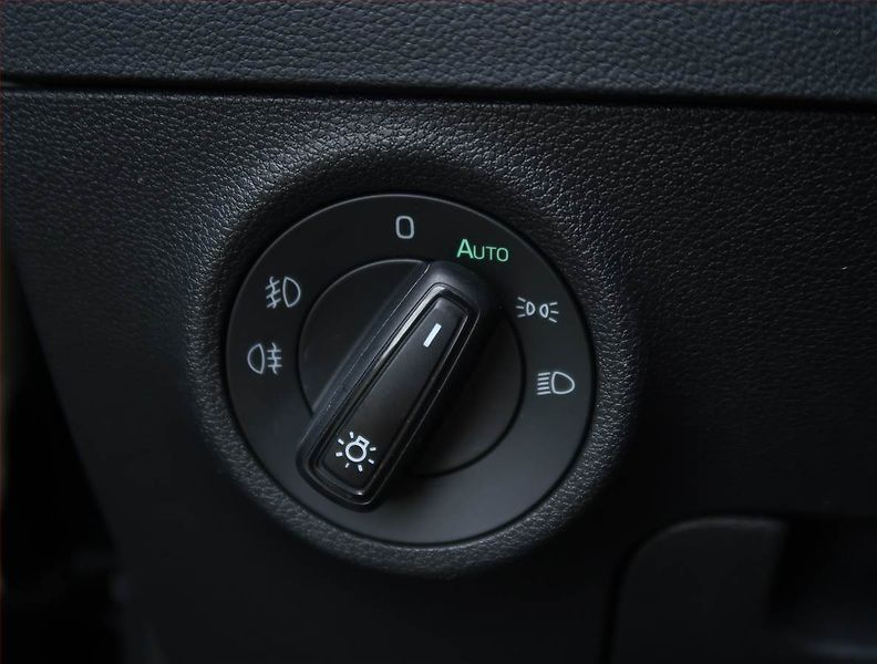 Škoda Karoq (2021) Sportline 1.5 TSI - fotka 17 z 24
