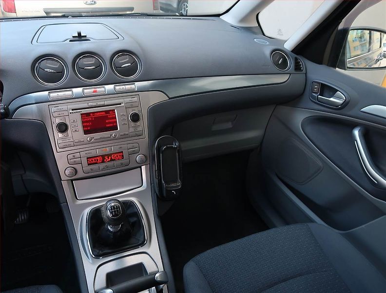 Ford Galaxy (2007) 2.0 TDCi, 7 míst, po STK - fotka 8 z 21
