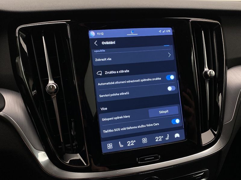 Volvo V60 T6 AWD RECHARGE CORE AUT CZ - fotka 52 z 56