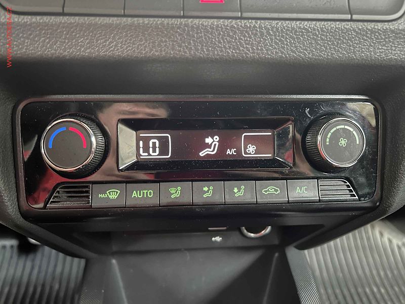Škoda Fabia (2019) 1.0 TSI, ČR, LED, autoAC - fotka 14 z 15