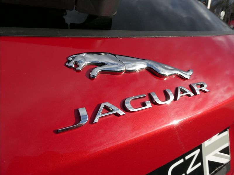 Jaguar F-Pace 2,0 P400e PHEV HSE,1Maj,ČR DPH - fotka 41 z 44