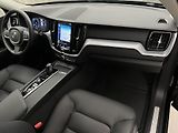 Volvo XC60 B4 AWD MOMENTUM AUT - náhled 21