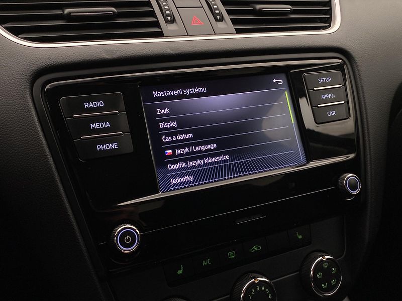 Škoda Octavia 1.4TSI AMBITION CZ REZERVACE - fotka 30 z 35