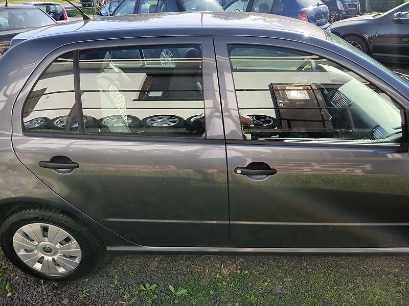 Škoda Fabia 1.2 HTP  COOL - fotka 6 z 36