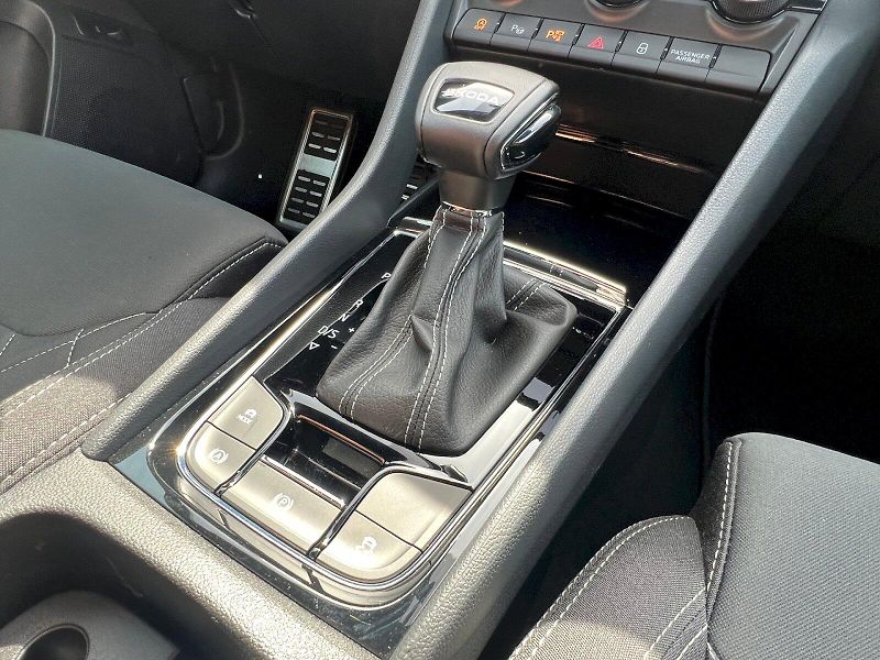 Škoda Karoq (2025) Sportline 1.5TSi 110kW 7°autom - fotka 30 z 32